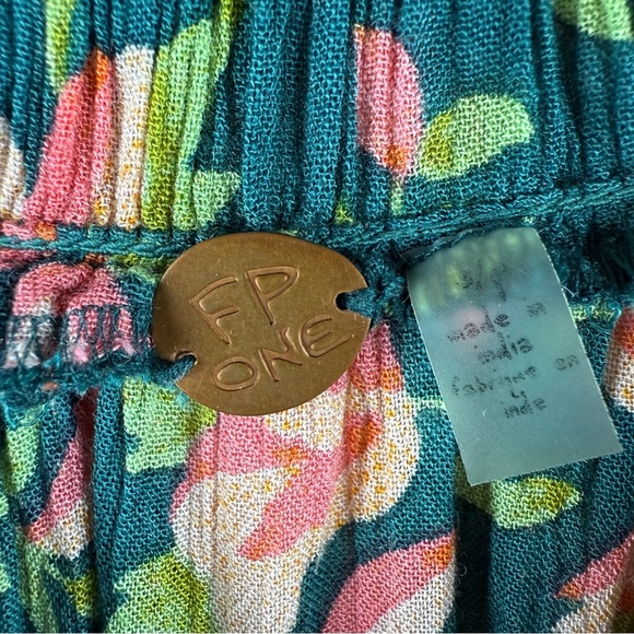 Free People Suki Top Women's Small Green Floral Smocked Off the Shoulder - Picture 8 of 8